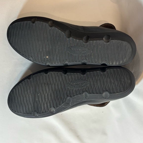 CLARKS Sz 9.5 Ankle Strap Velcro Closure Wedges Small Platform Leather Shoes - Picture 8 of 11